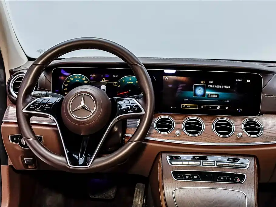 MERCEDES-BENZ E CLASS