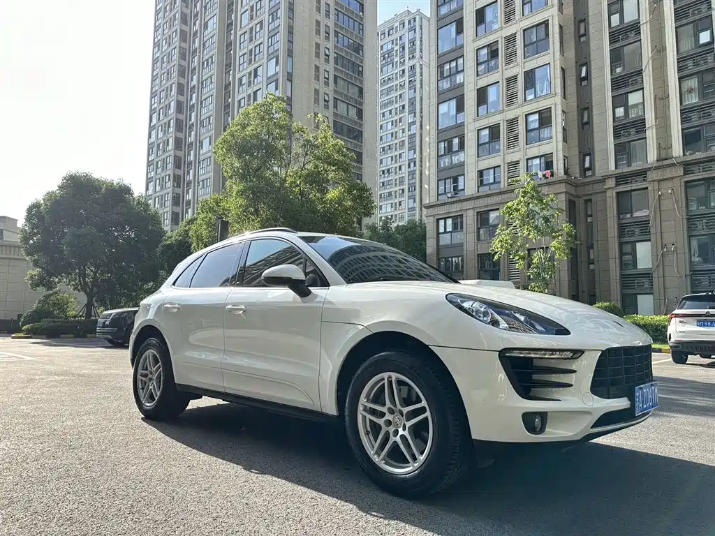 Porsche Macan 2016 Macan 2.0T фото 2
