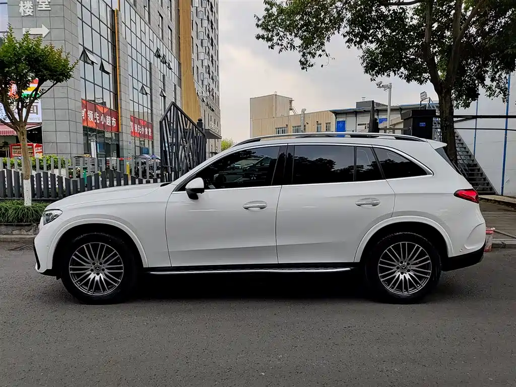 Mercedes-Benz GLC 2024 GLC 300 L 4MATIC Dynamic 5-seater фото 3