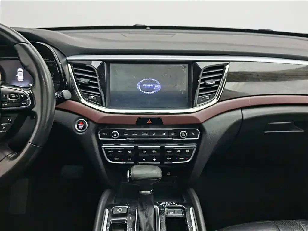 GAC Trumpchi Trumpchi GS8 2017 320T 2WD Luxury Smart Connect (7-seater) фото 12
