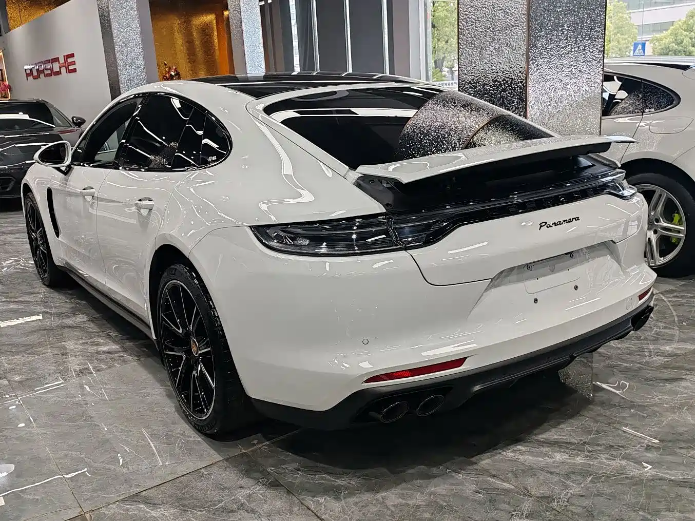PORSCHE PANAMERA