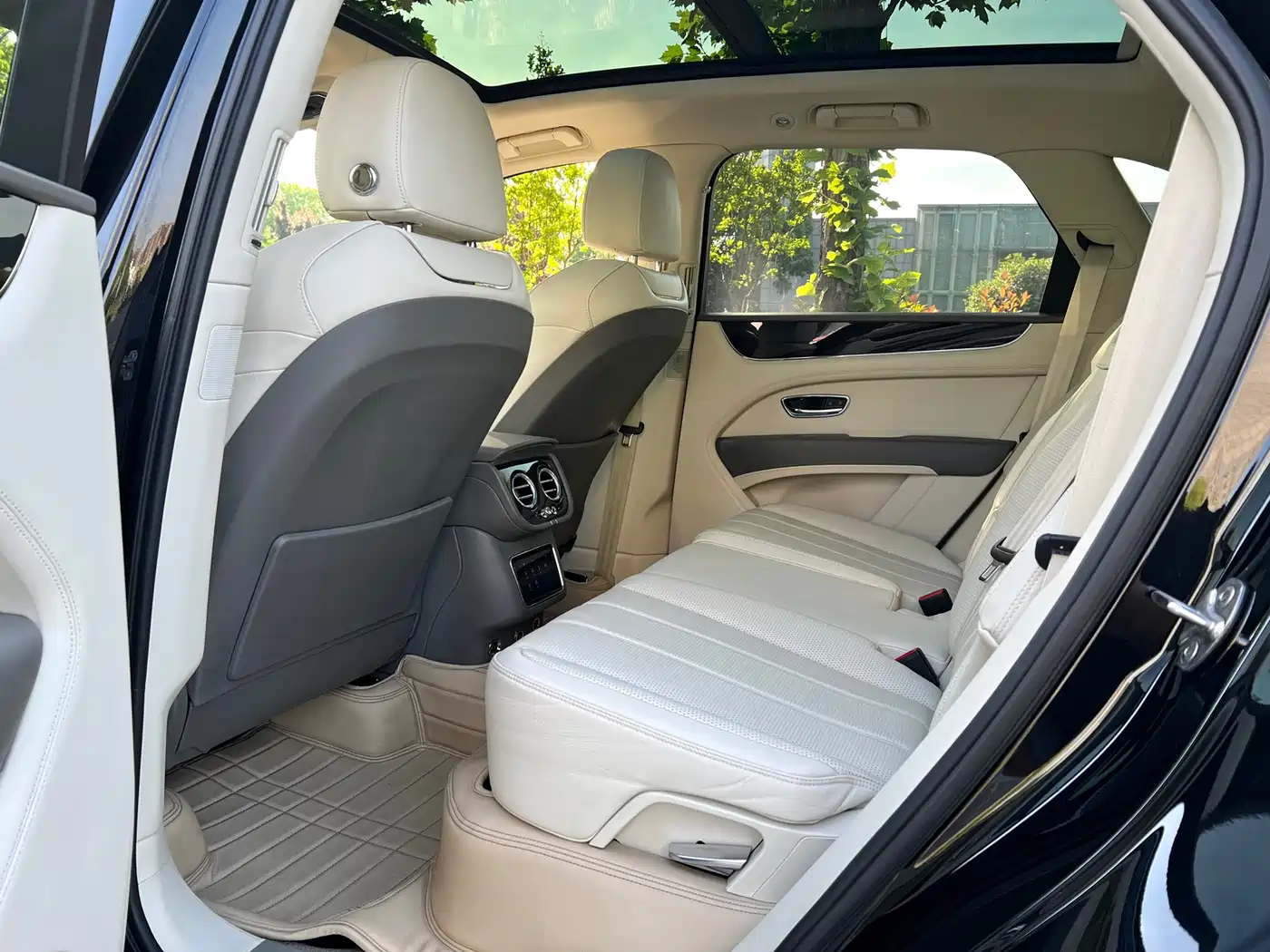 Bentley Bentayga 2021 4.0T V8 фото 7