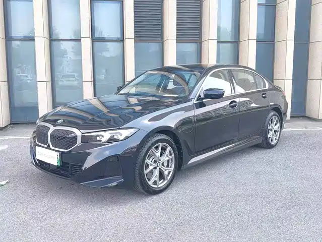 BMW i3 2025 eDrive 35 L
