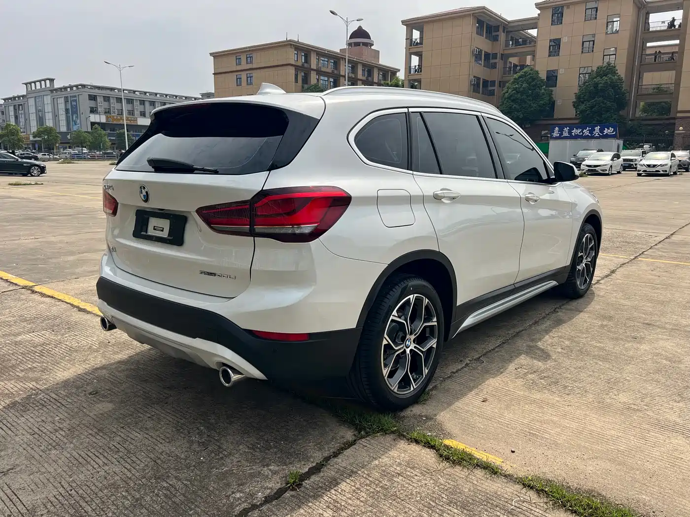 BMW X1 2022 sDrive20Li Premium фото 13