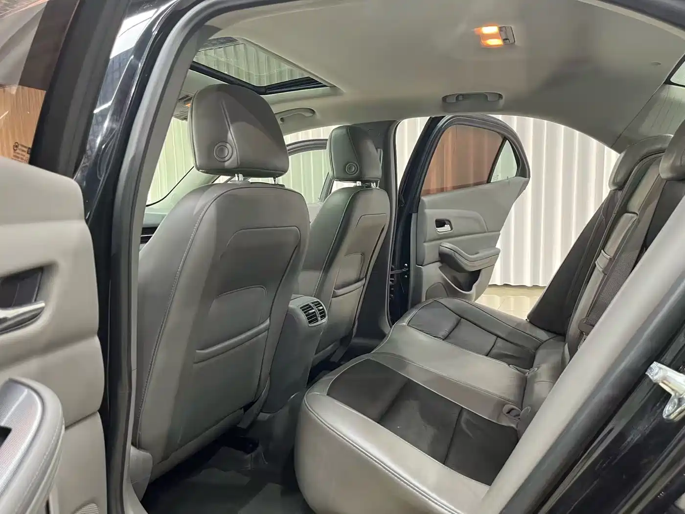 Chevrolet Malibu 2013 2.0L Automatic Luxury Edition фото 11
