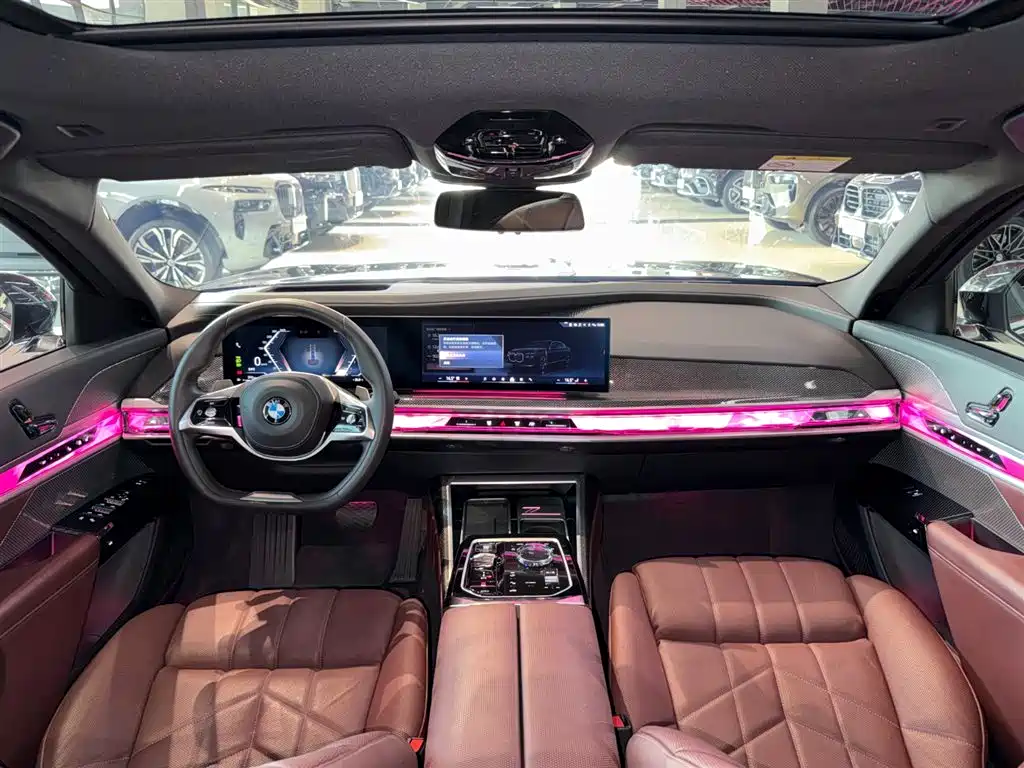 BMW 7 Series 2023 740Li Exclusive M Sport Package фото 24