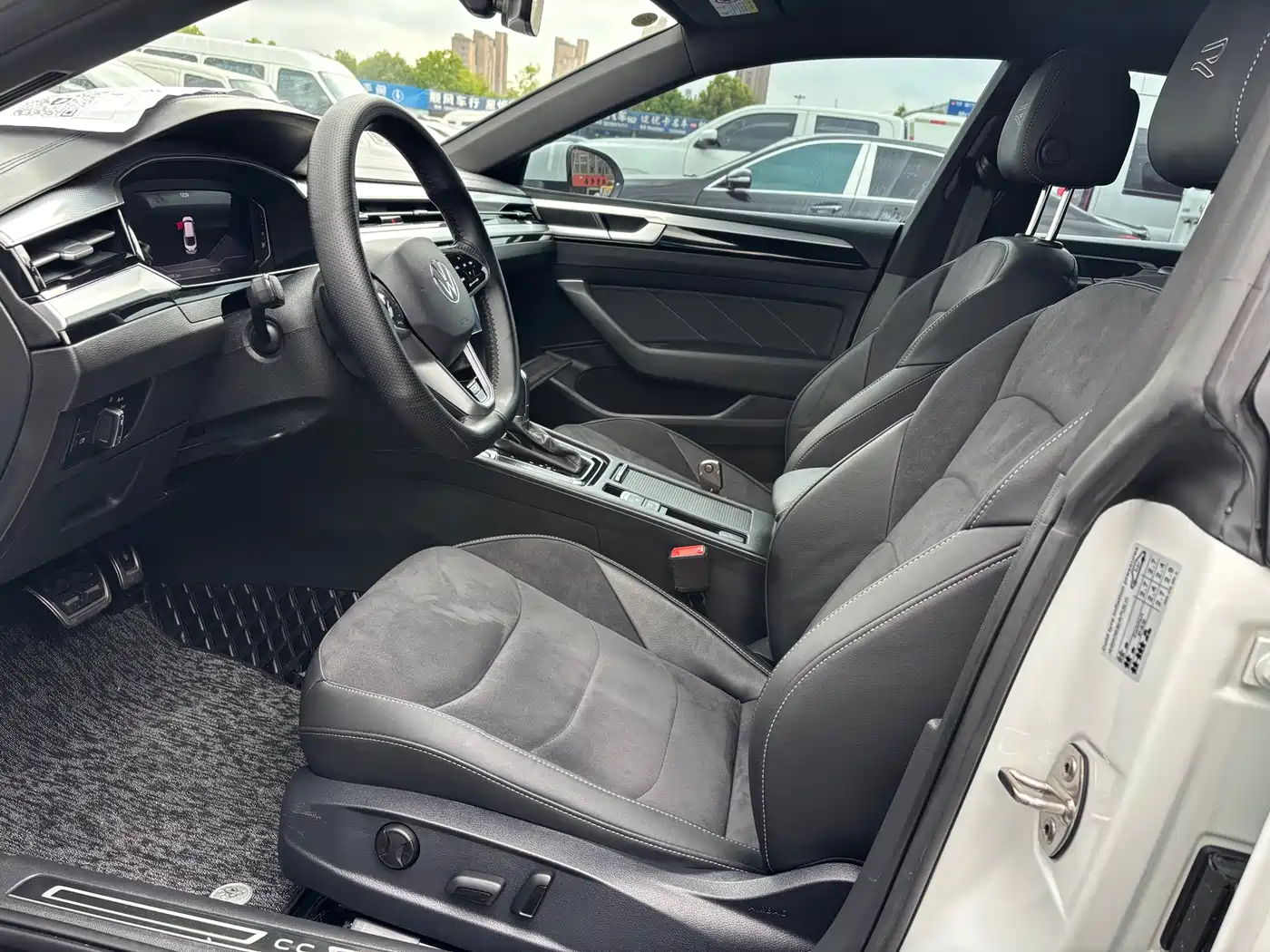 Volkswagen FAW-Volkswagen CC 2024 330TSI Dazzling Edition фото 9