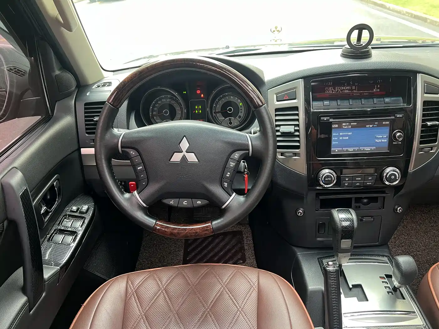 Mitsubishi Pajero (Import) 2019 3.0L Auto Luxury Version фото 15