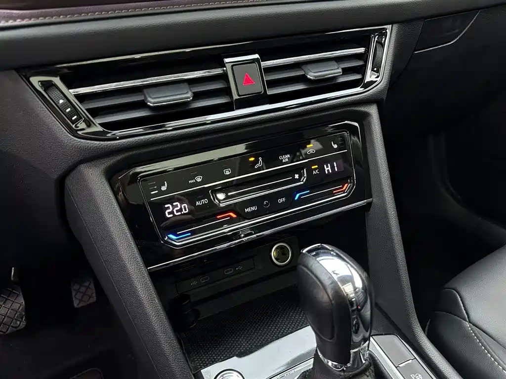 Volkswagen Tharu 2022 330TSI AWD Flagship Edition фото 13