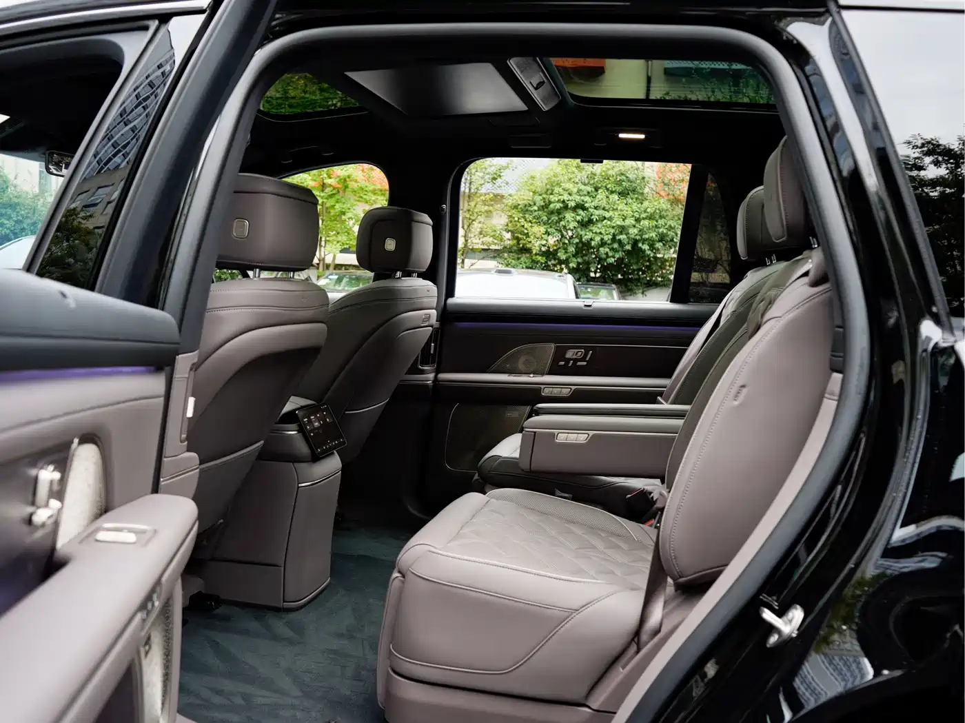 NIO ES8 2026 2025 Model 6-Seat Executive Luxury Edition