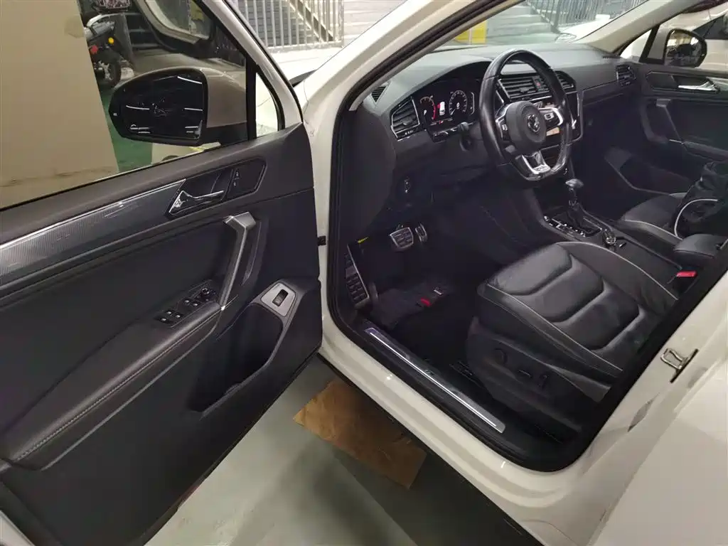 Volkswagen Tiguan L 2019 Facelift 330TSI Auto 2WD R-Line Flagship China VI фото 12