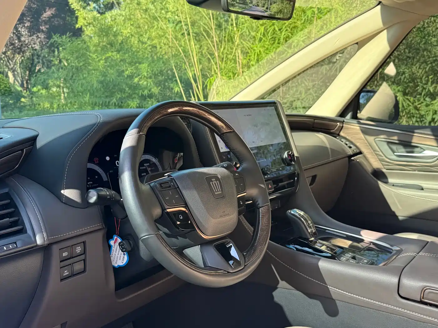 Toyota Vellfire 2024 Crown Hybrid 2.5L Executive Premium Edition фото 7