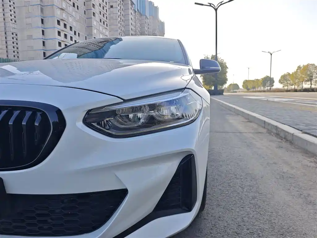 BMW 1 Series 2022 120i M Sport Shadow Edition фото 17