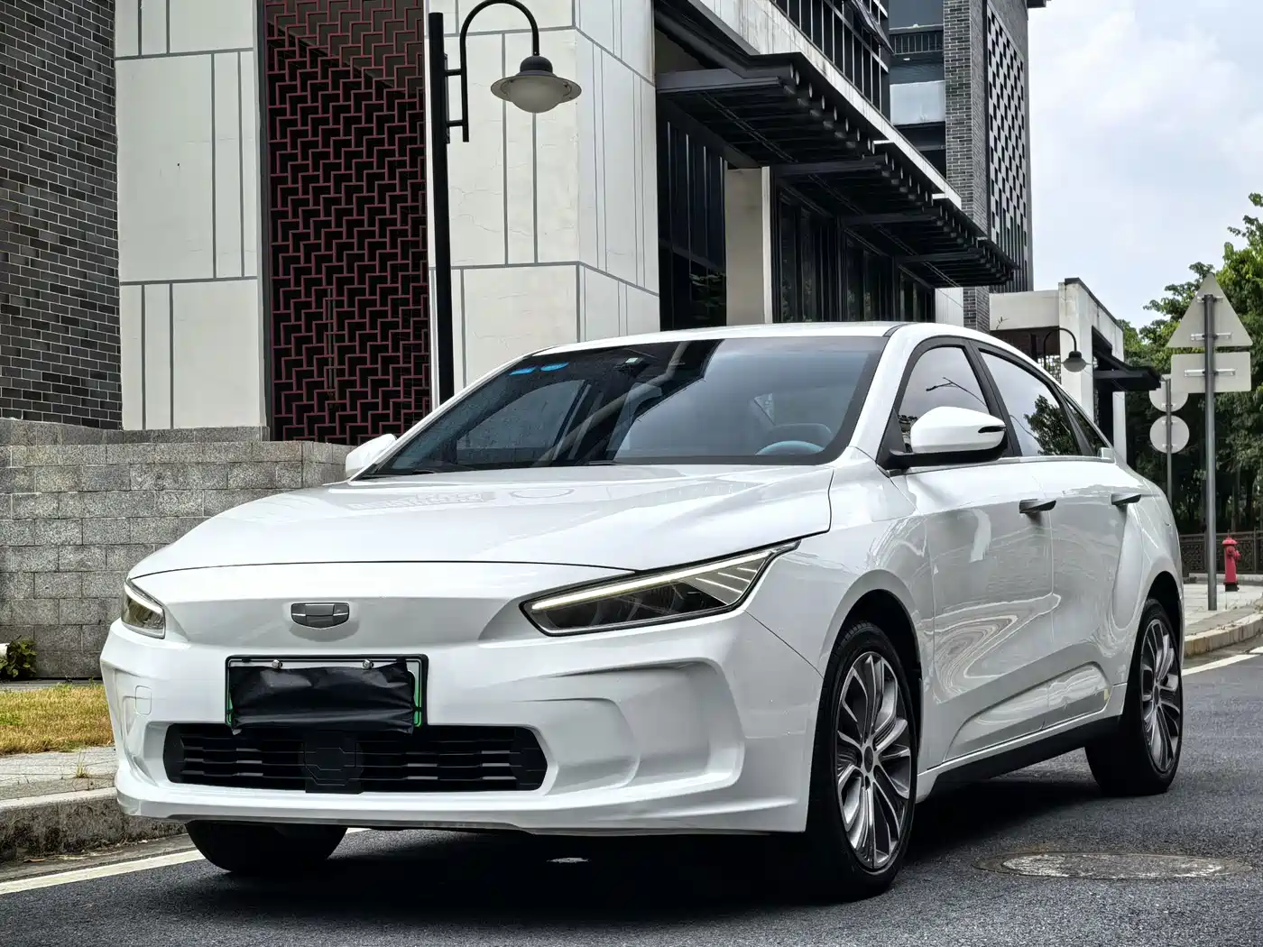 Photo 1 - Geely Geometry A