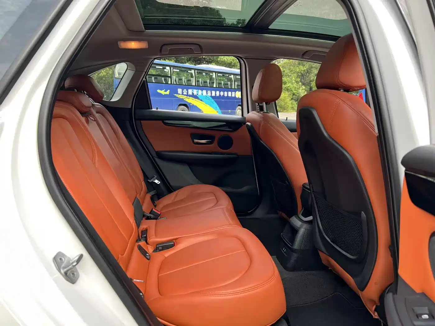 BMW 2 Series Touring 2019 218i Leading фото 11