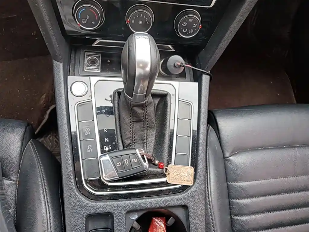 Volkswagen Magotan 2018 330TSI DSG Leading фото 14