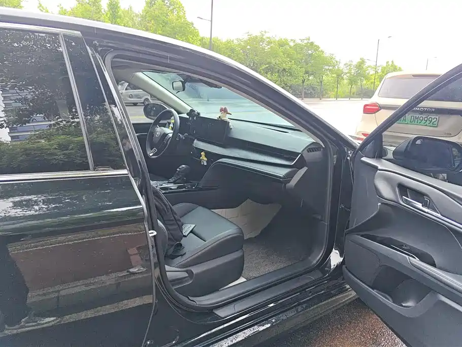 Toyota Camry 2024 2.0E Elite Edition фото 8