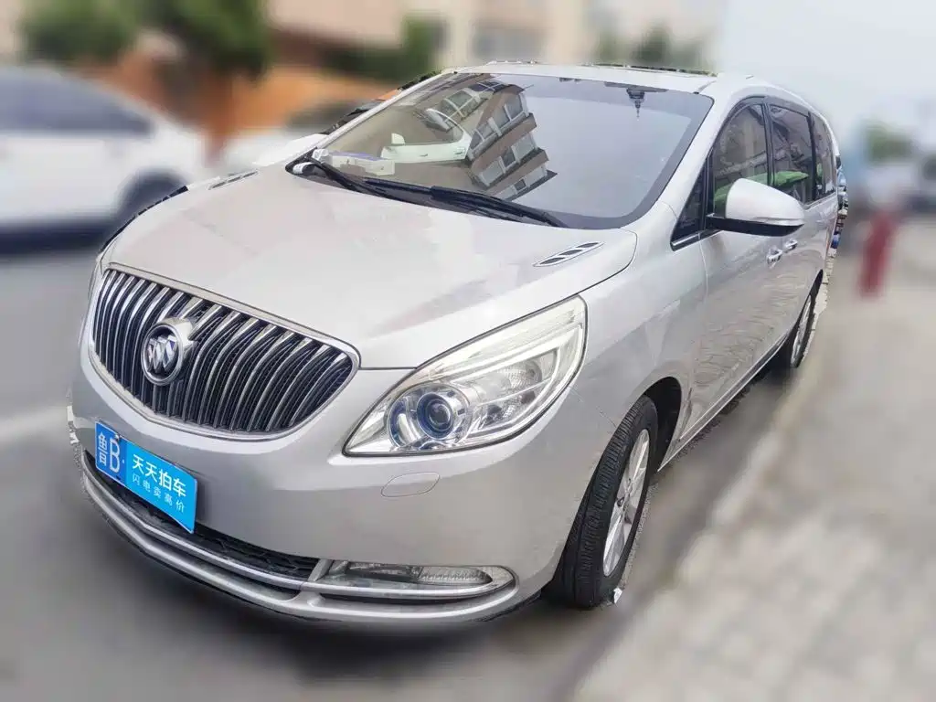 Фото 1 - Buick GL8