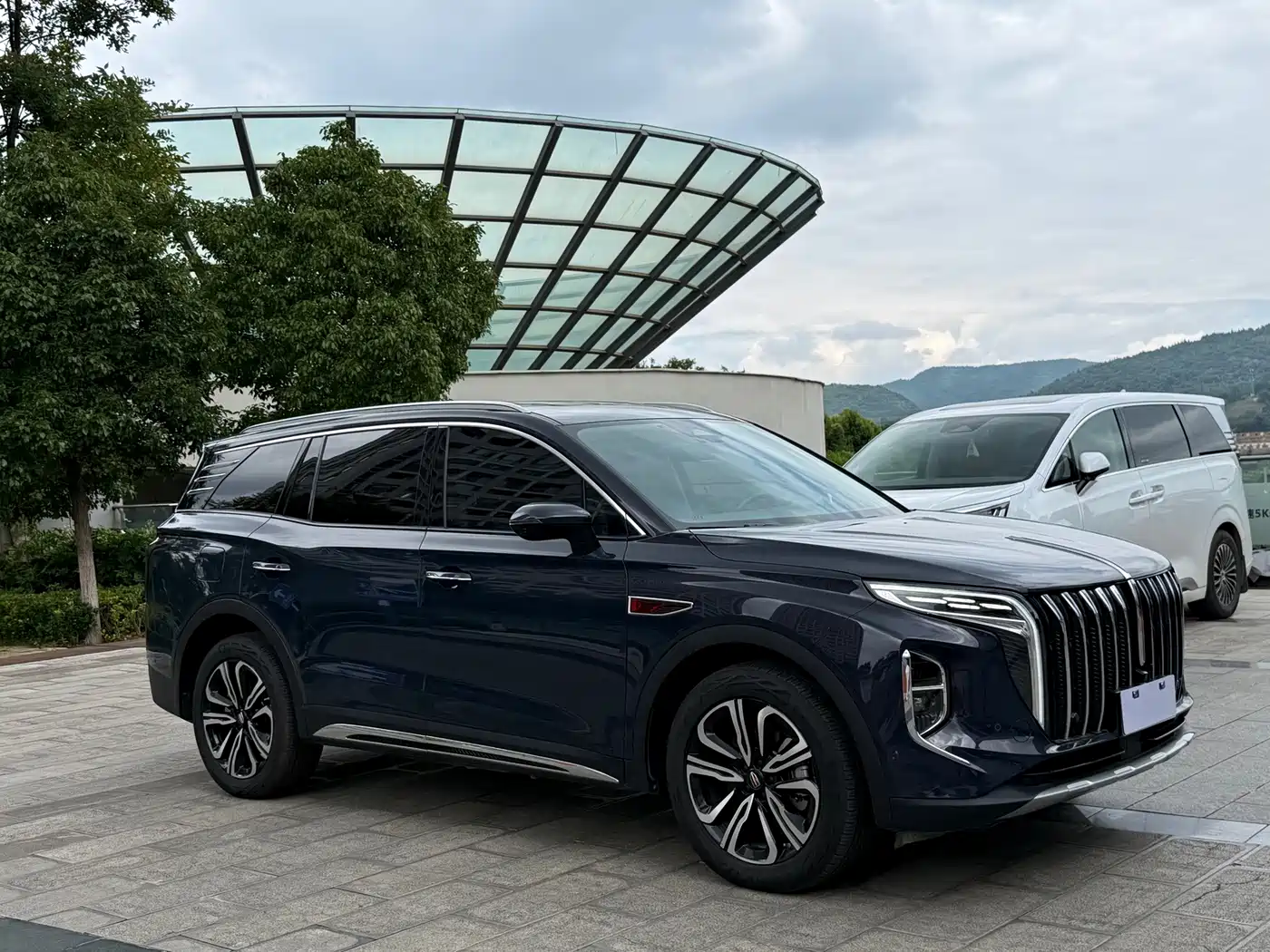 2023 Hongqi HS7