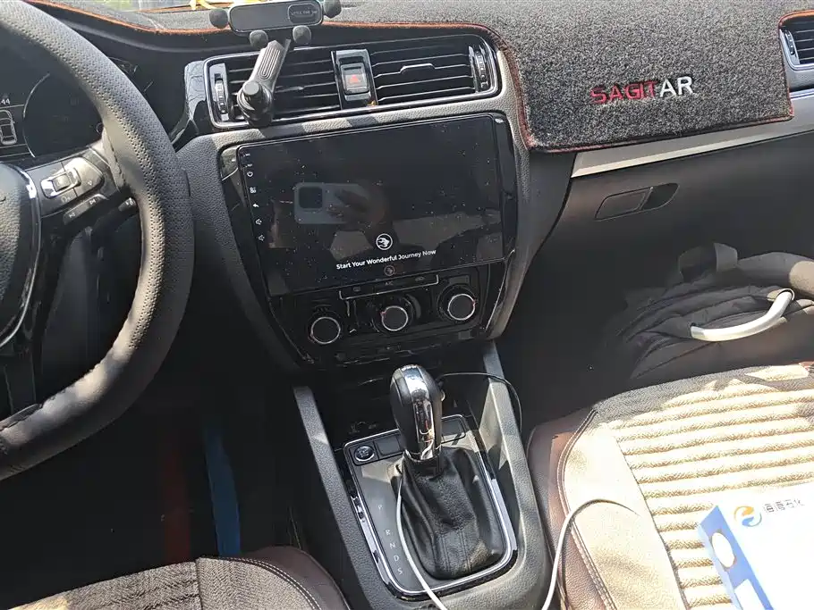 Volkswagen Sagitar 2018 280TSI DSG Spark Edition фото 13