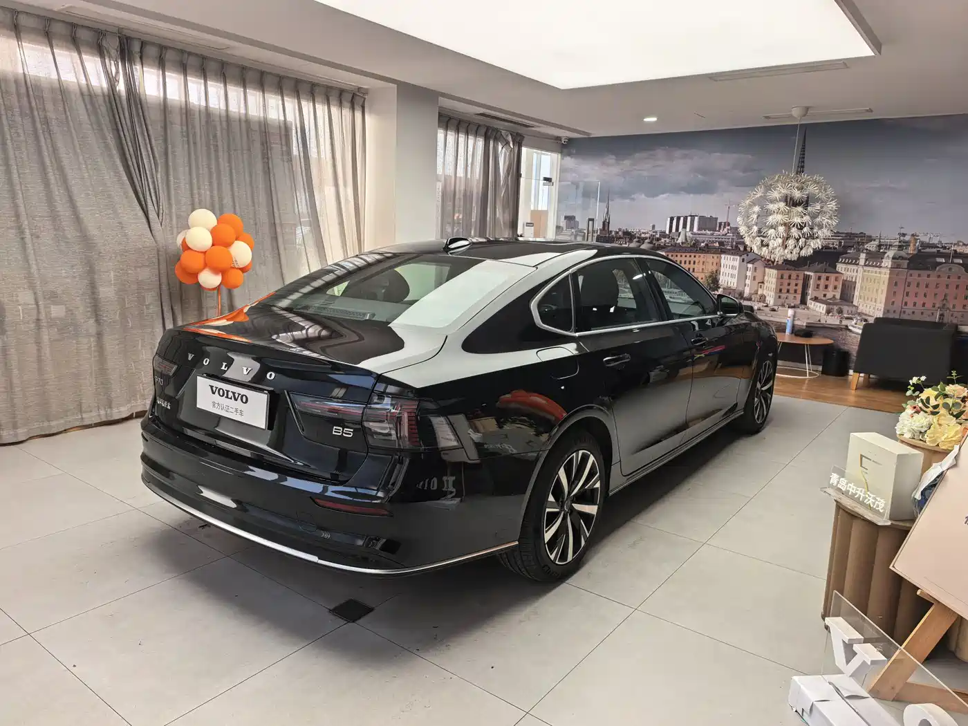 VOLVO S90