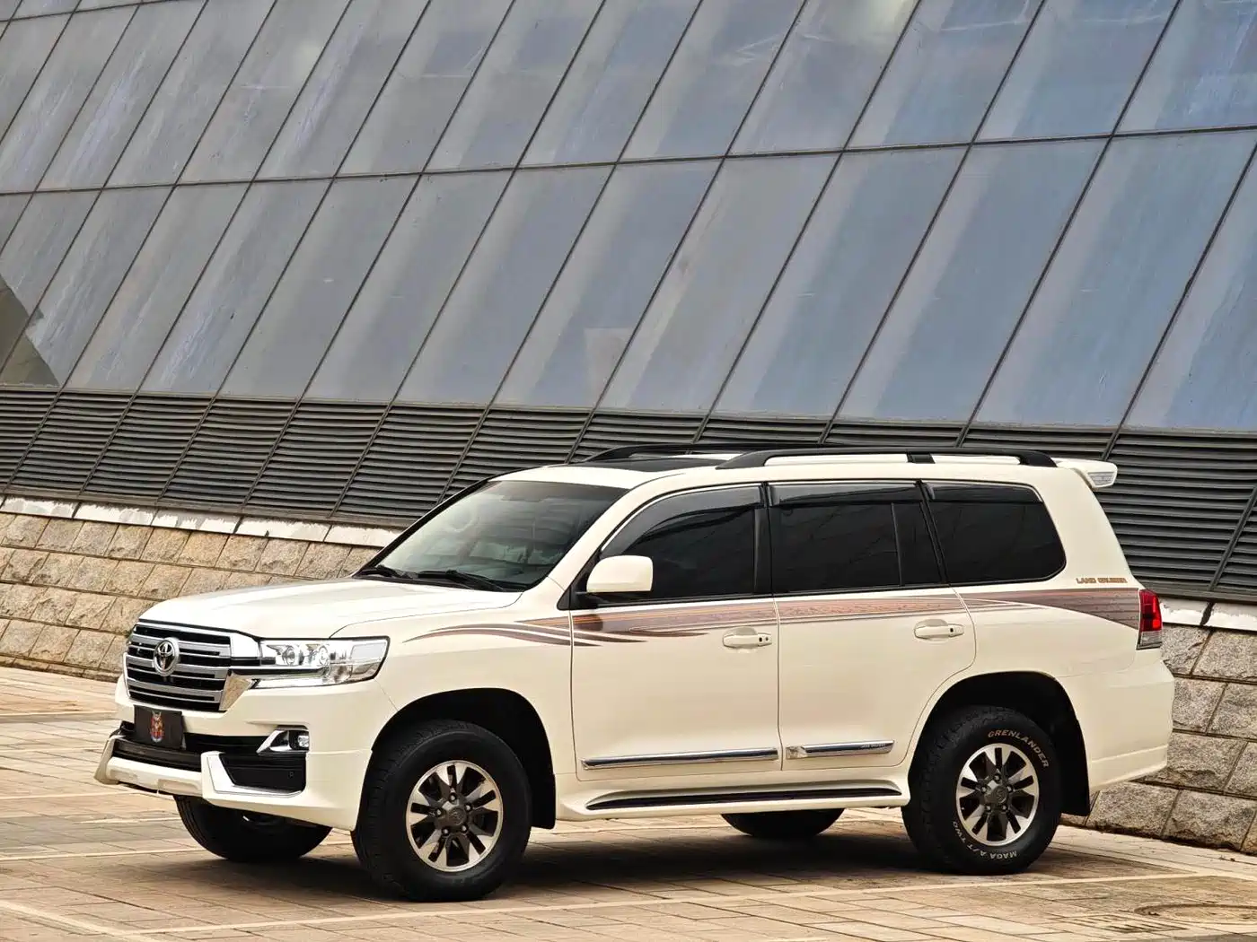 Toyota Land Cruiser 2010 Model 4.7L Automatic VX фото 6