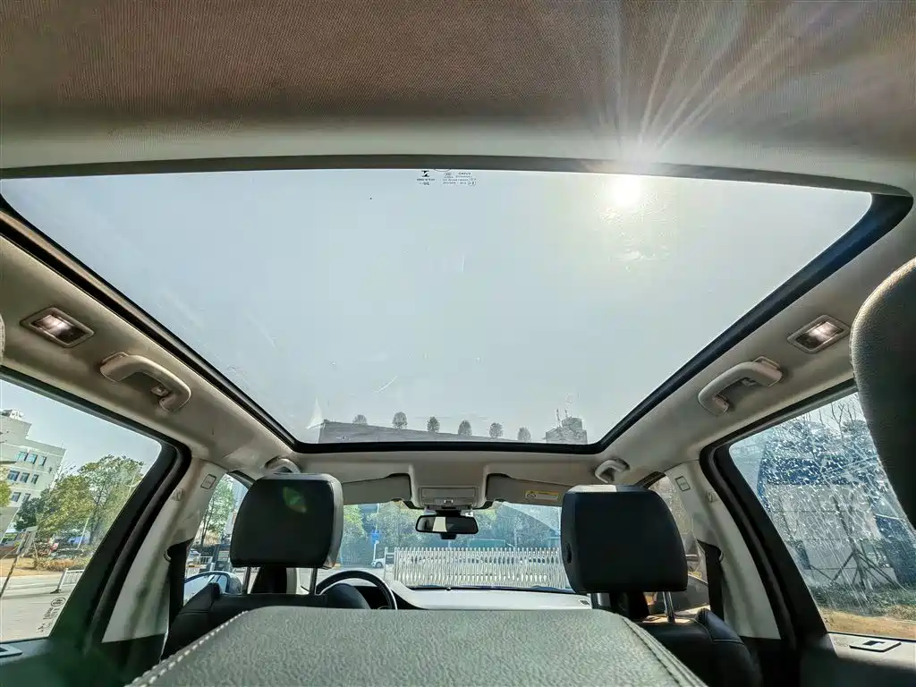 LAND ROVER DISCOVER SPORTS