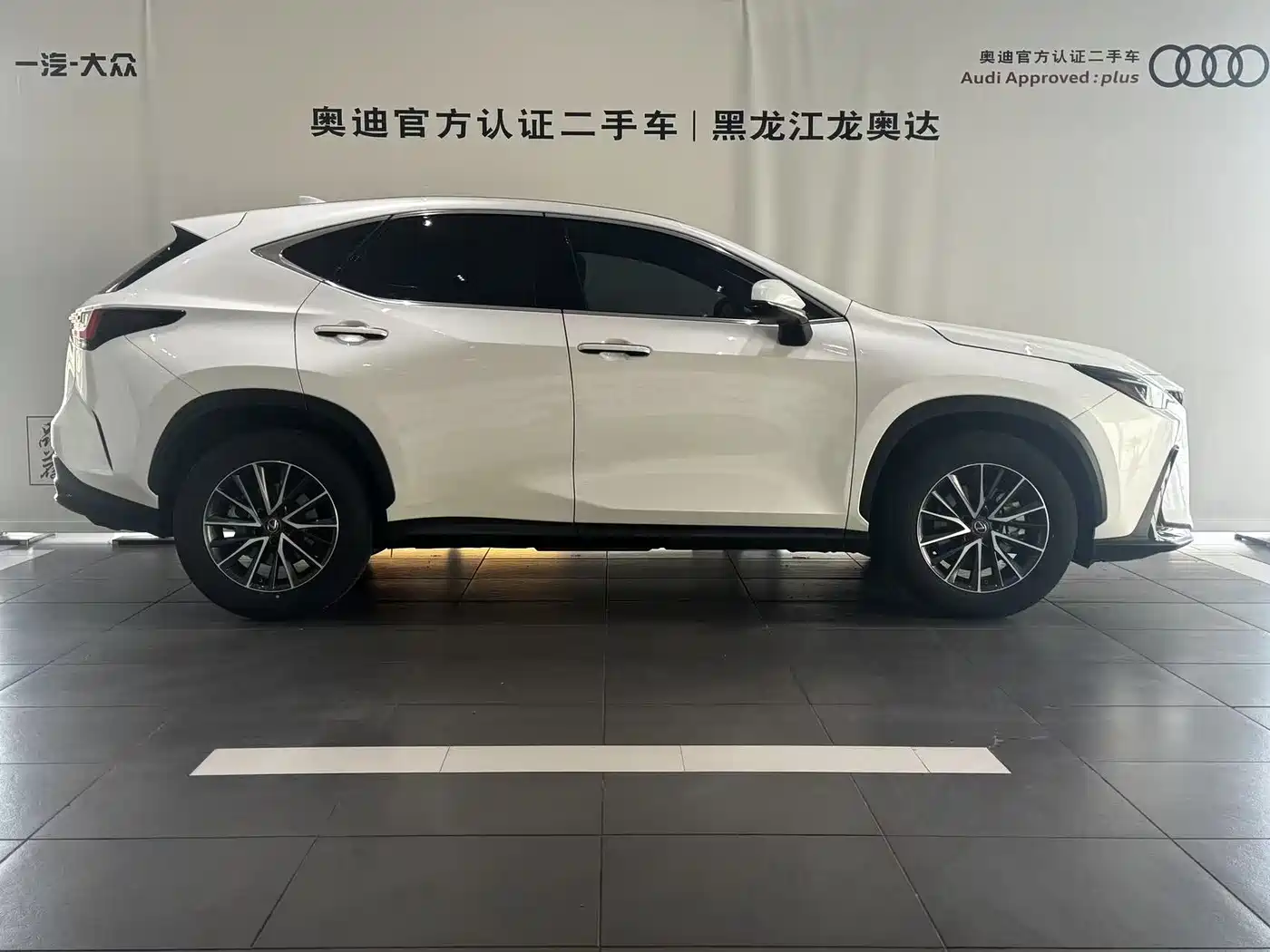 Lexus NX 2022 350h FWD Innovation Edition фото 3