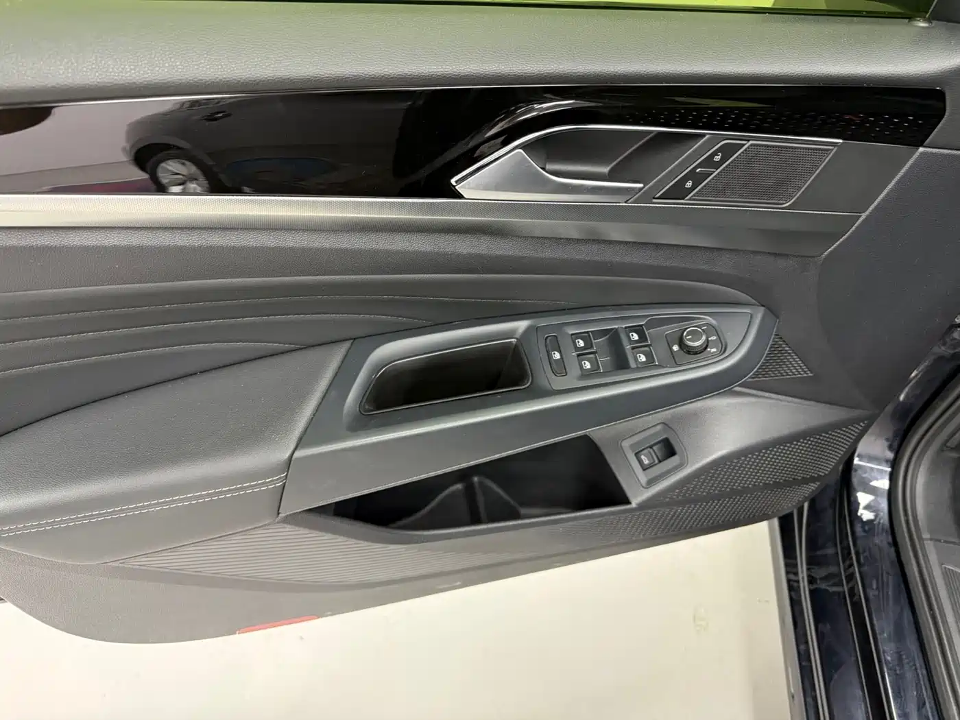 Volkswagen Passat 2023 280TSI Business Edition фото 13