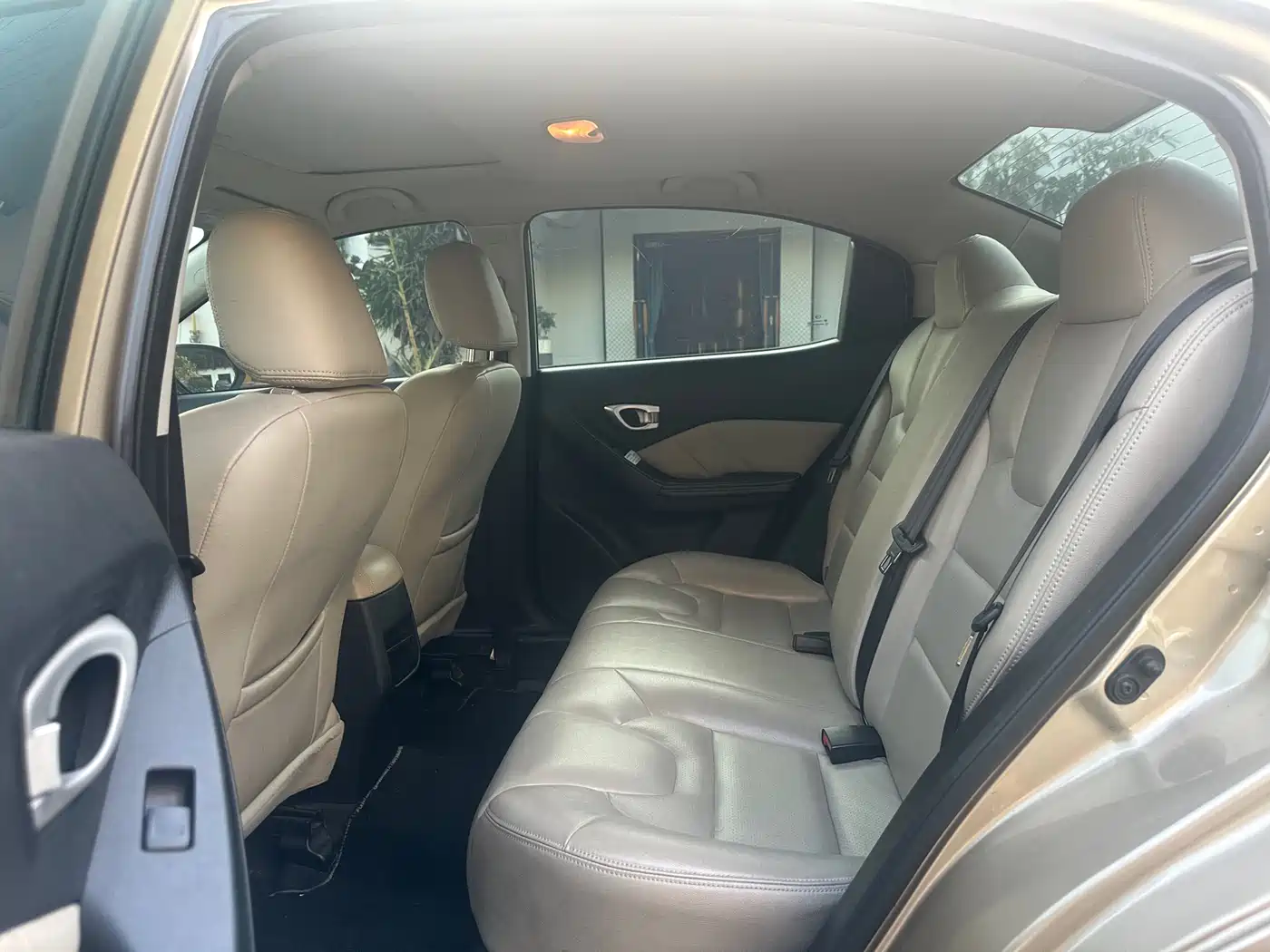 GAC Trumpchi Trumpchi GA3S Vision 2014 1.6L Automatic Luxury ESP Edition фото 12