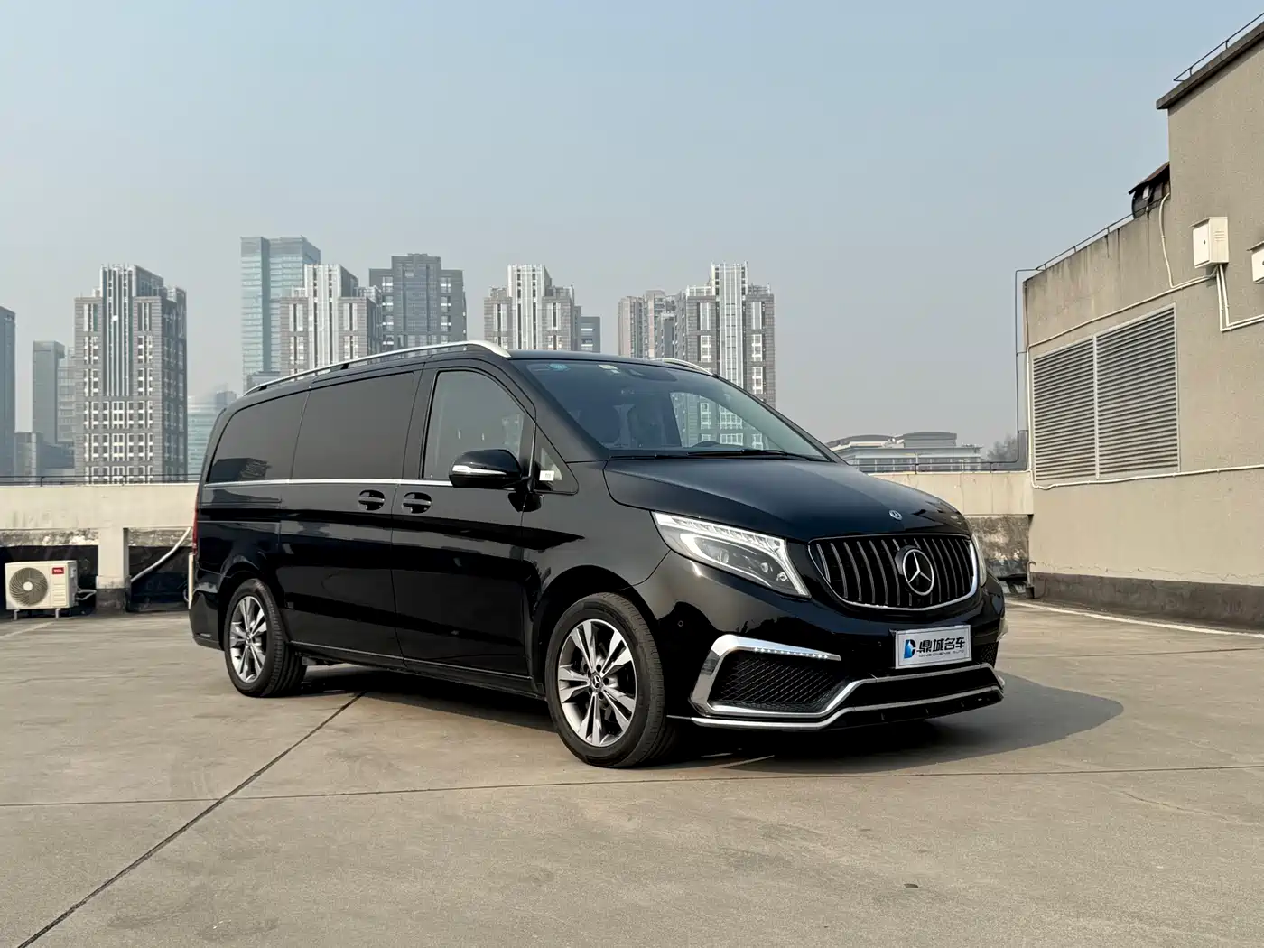 Mercedes-Benz V-Class 2018 V 260 AMG Sport Edition China VI фото 3