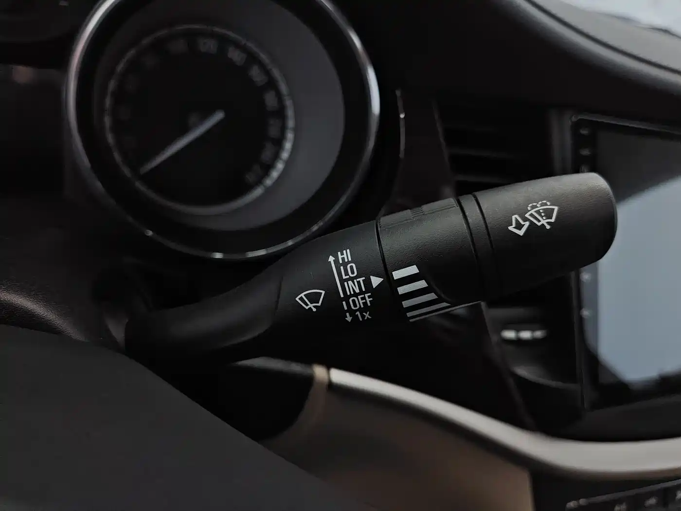 Buick Verano 2019 Sedan 15S Auto Leading фото 17