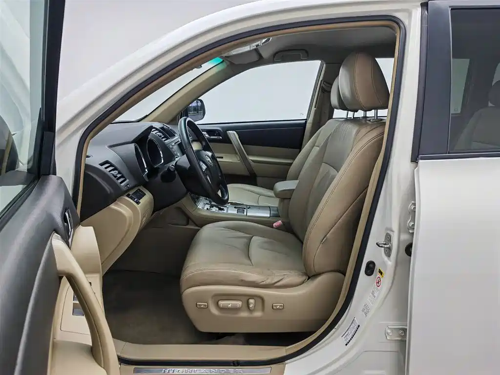 Toyota Highlander 2009 2.7L 2WD 5-seater Sport Edition фото 10