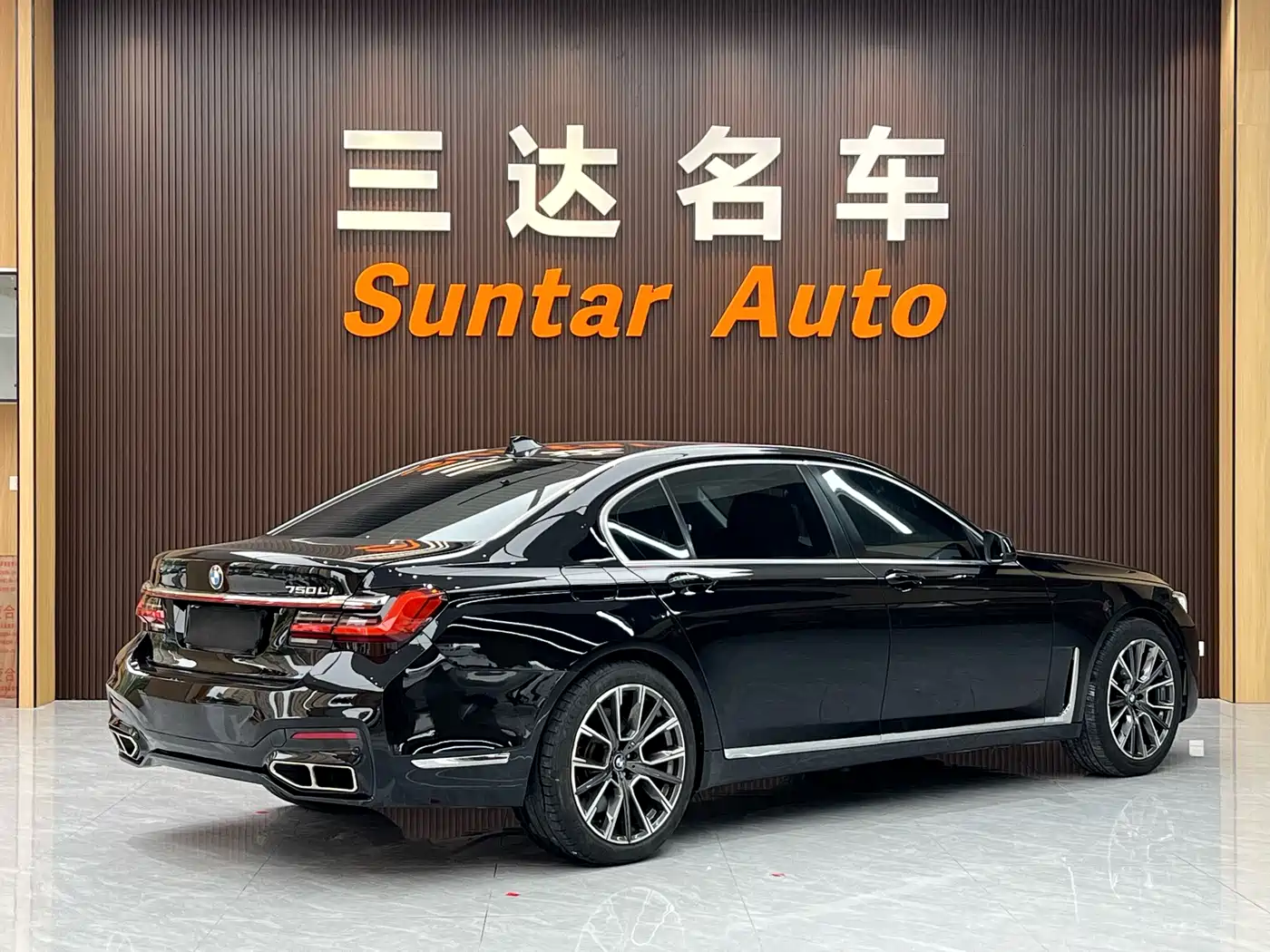BMW 7 Series 2011 750Li xDrive фото 6