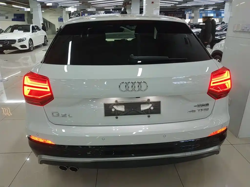 Audi Q2L 2018 35 TFSI Launch Exclusive Edition China VI фото 6