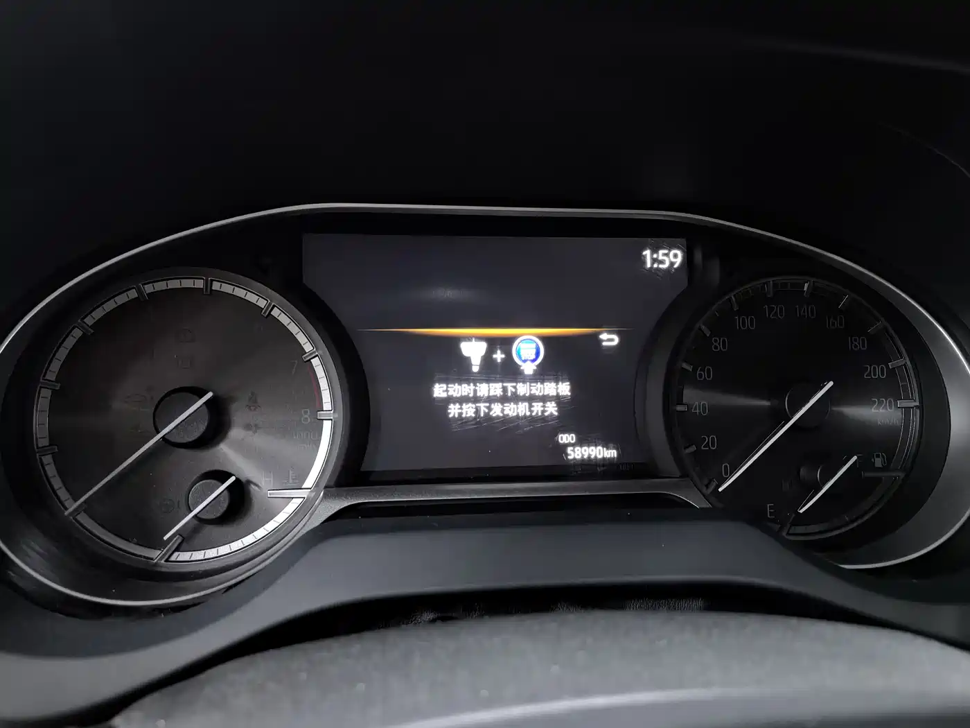 Toyota Venza 2022 2.0L CVT 2WD Premium фото 10