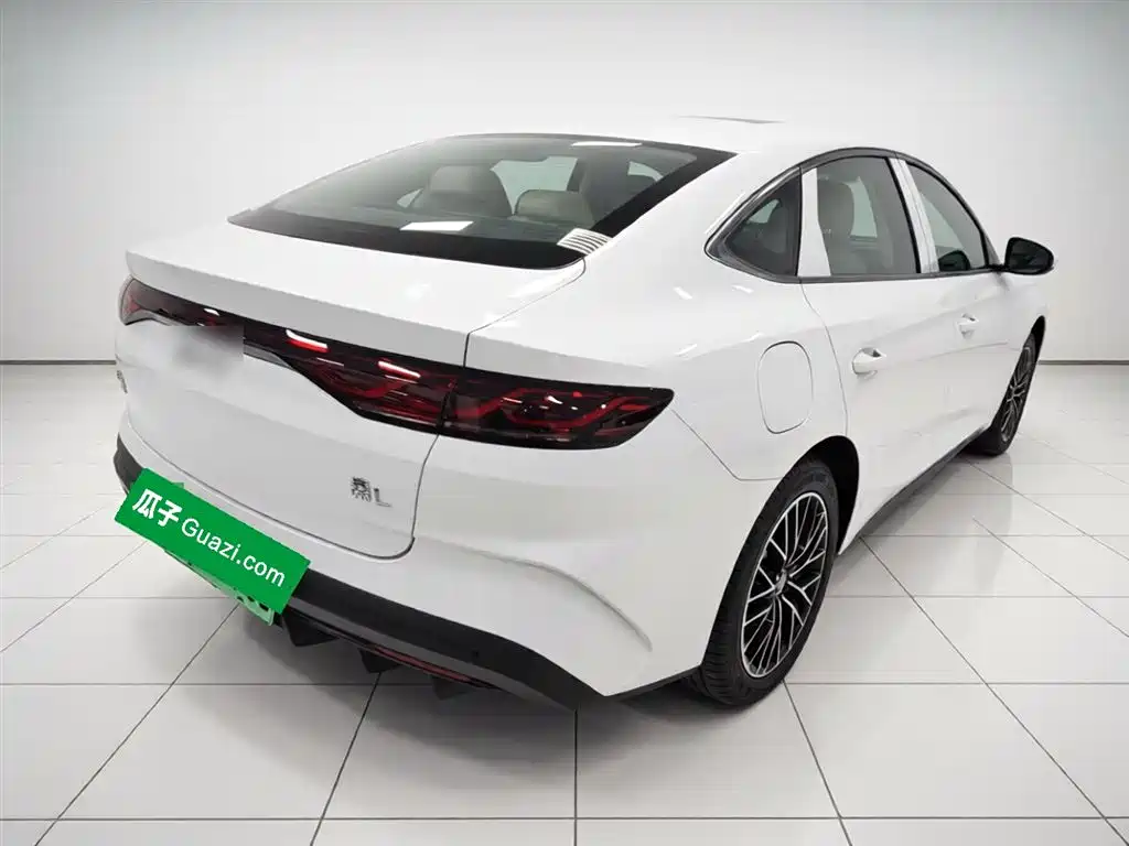 BYD Qin L 2024 DM-i 120KM Excellence Model фото 7