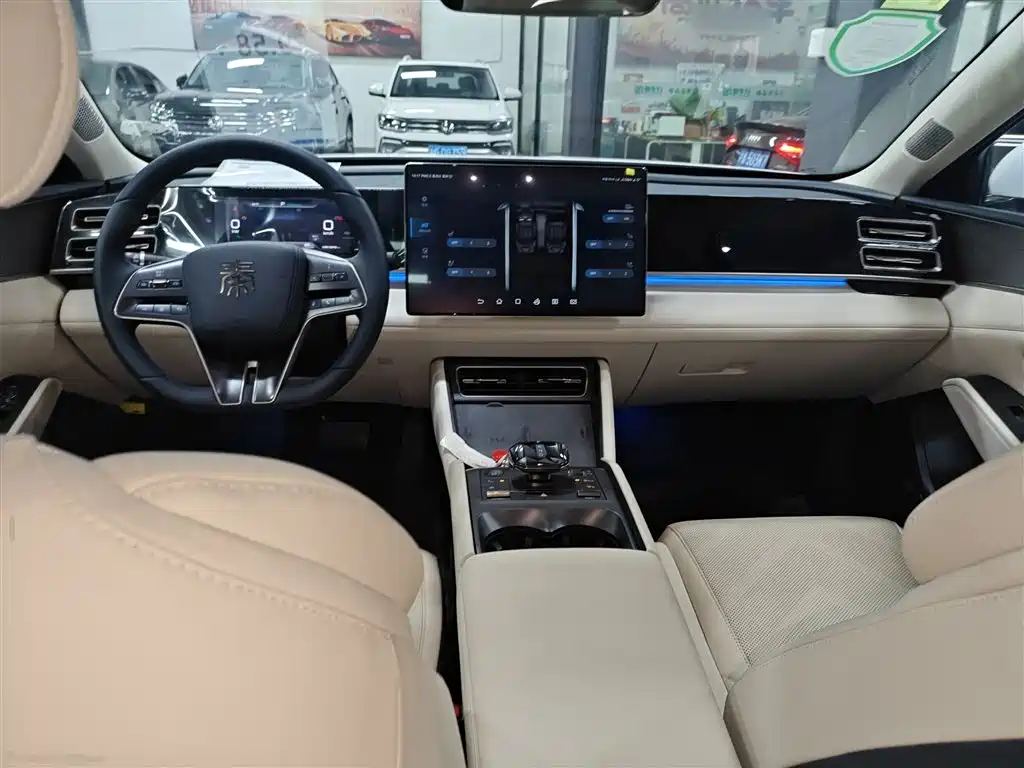 BYD Qin L 2024 DM-i 120KM Excellence Model фото 10
