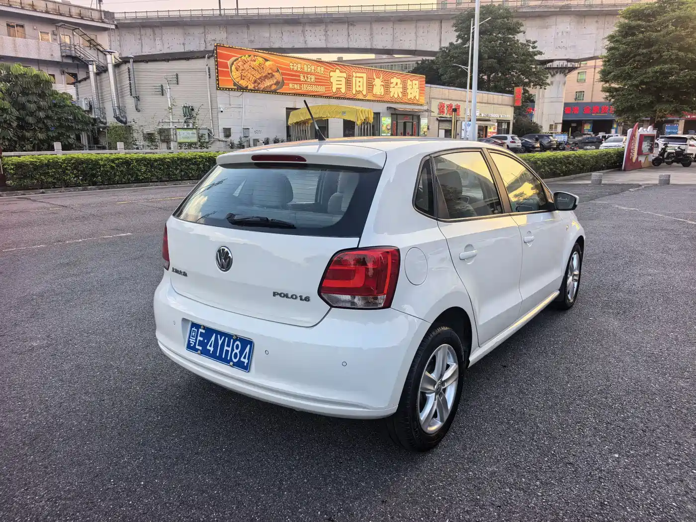 Volkswagen Polo 2013 1.6L Automatic Comfort Edition фото 6