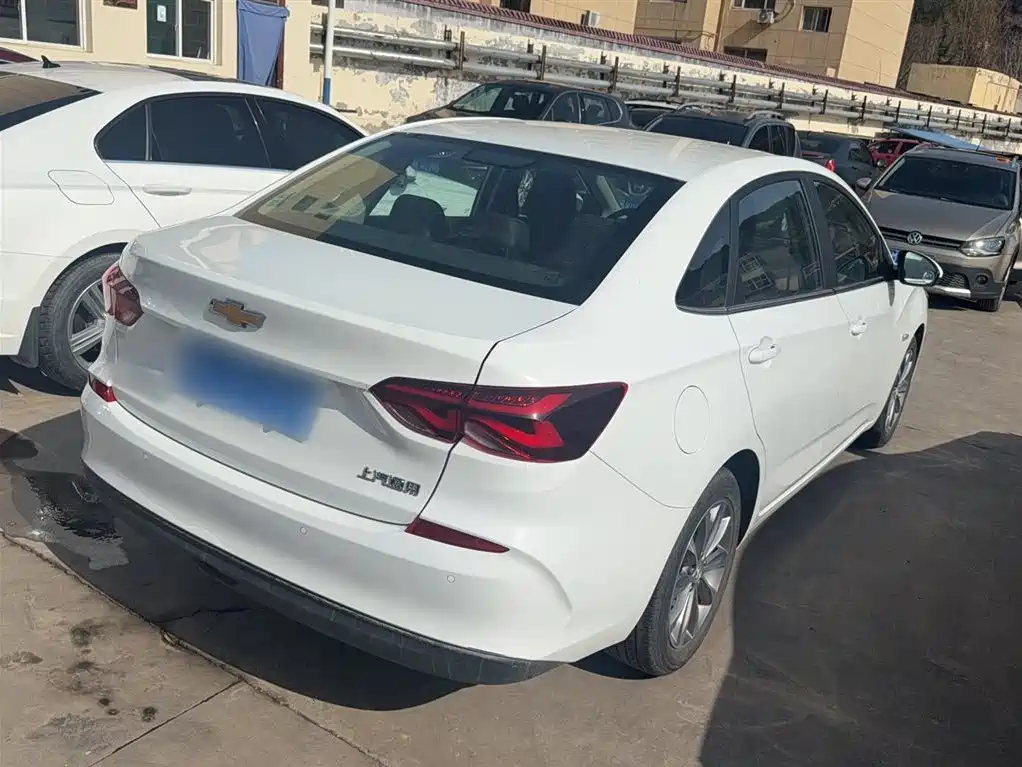 CHEVROLET CRUZE