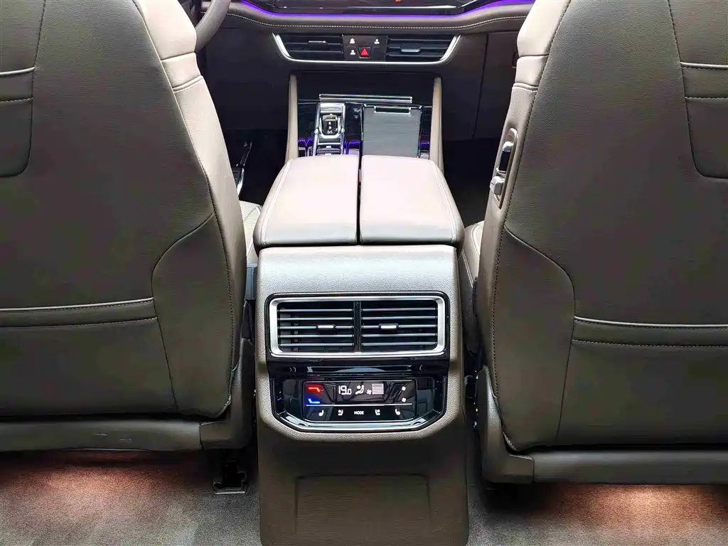 Volkswagen Viloran 2024 380TSI Executive Edition фото 9