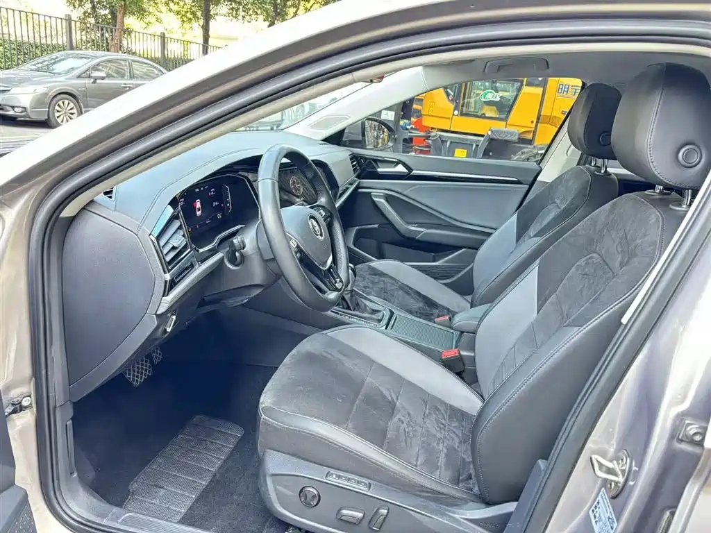 Volkswagen Sagitar 2021 280TSI DSG Luxury Smart Connect фото 16