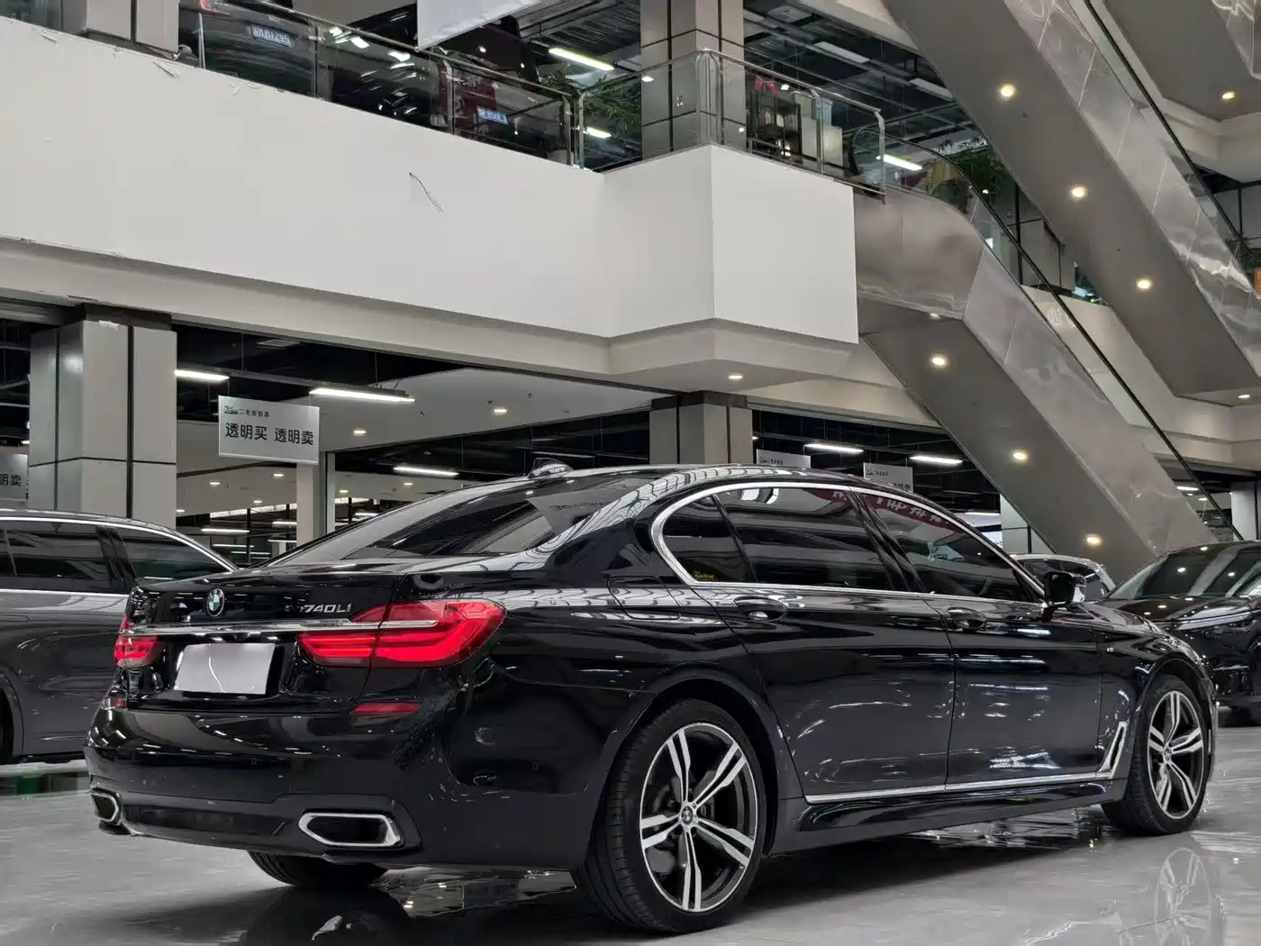 BMW 7 Series 2018 740Li xDrive Premium Type M Sport Package фото 6