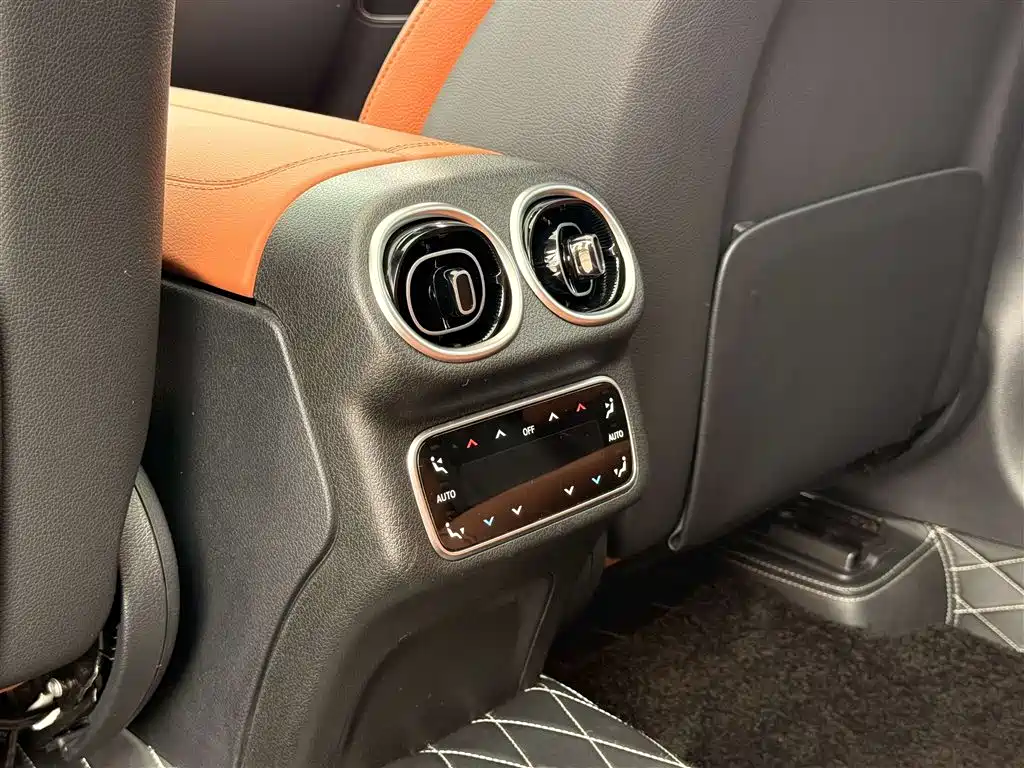 Mercedes-Benz GLC 2023 Facelift GLC 260 L 4MATIC Sport 5-Seater фото 13