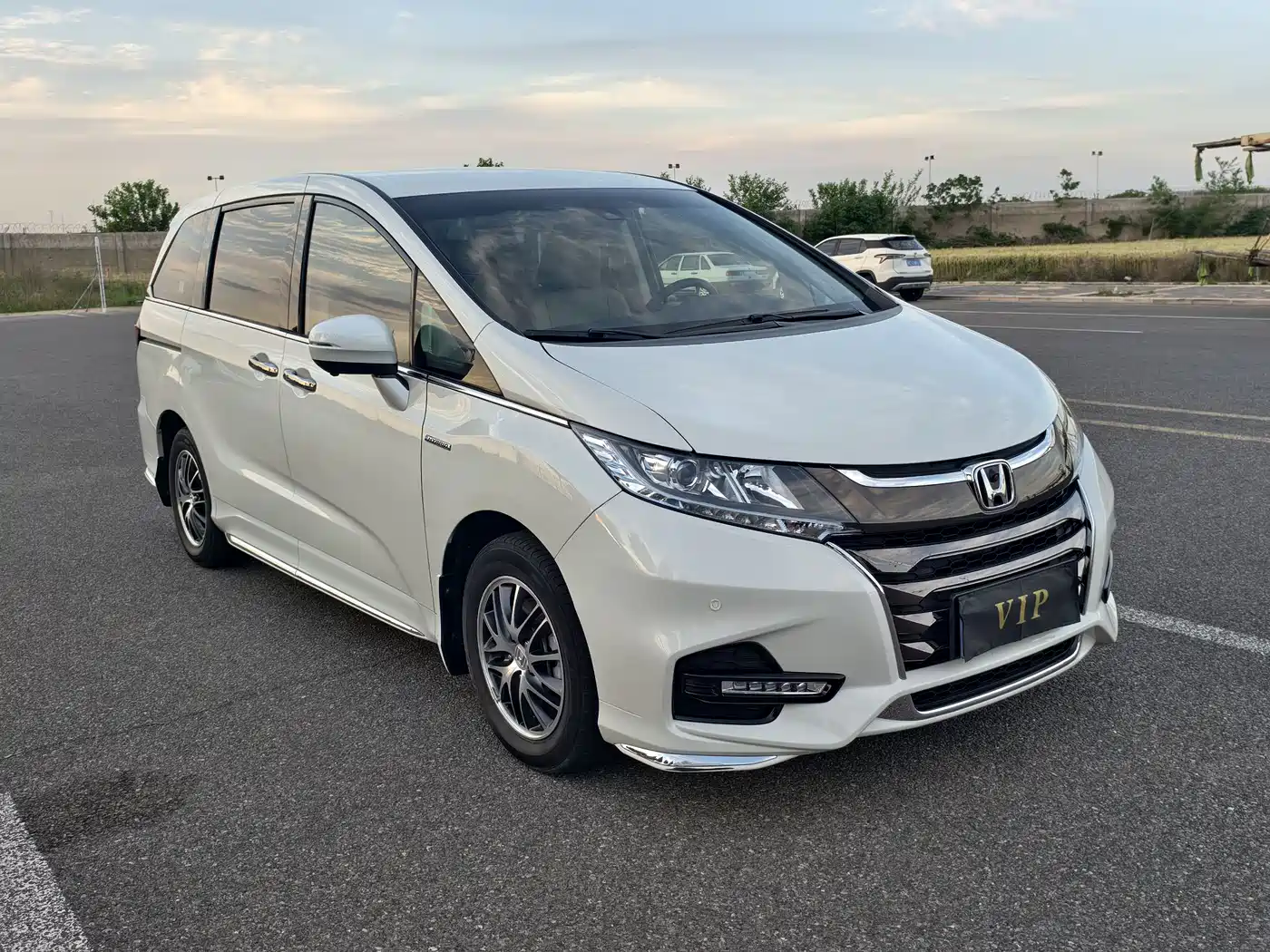 Honda Odyssey 2019 2.0L Sharp·Smooth Edition фото 2