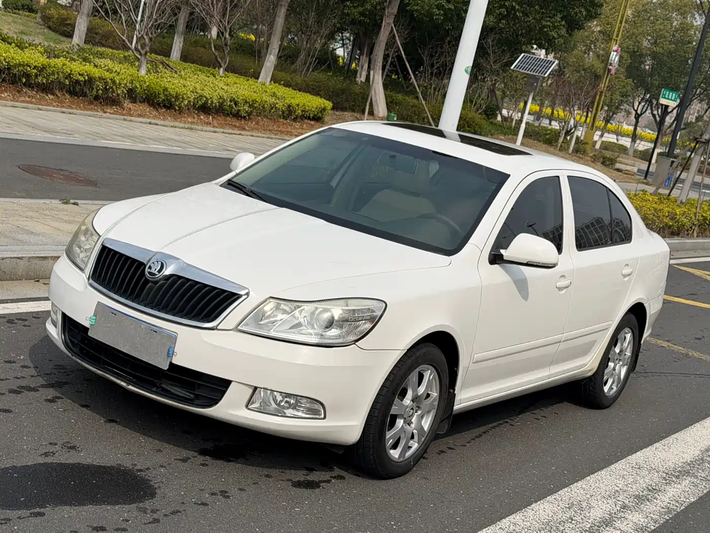 Škoda Octavia 2015 Classic 1.6L Automatic Elite Edition