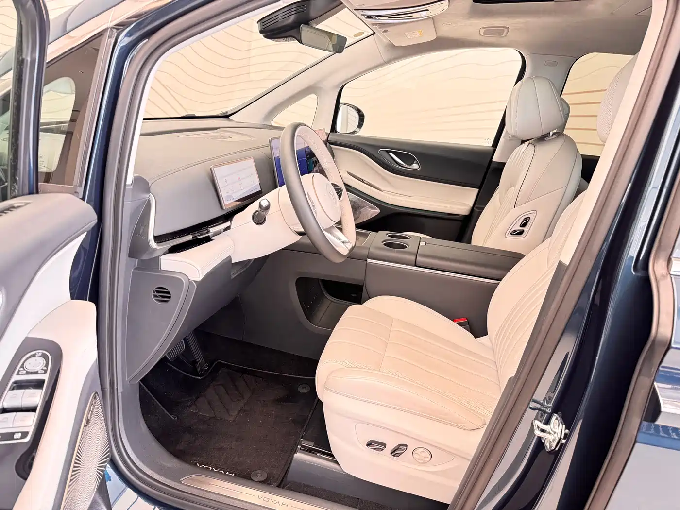 Voyah Auto Voyah Dreamer 2025 PHEV 4WD Kunpeng Premium Edition фото 3