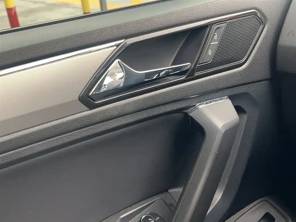Volkswagen Tiguan L 2019 330TSI Auto 2WD Smart Luxury Edition China V фото 25