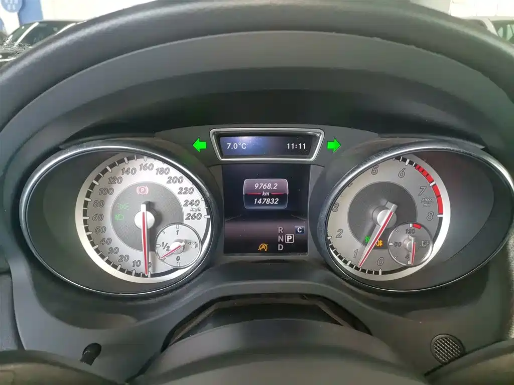 Mercedes-Benz GLA 2016 GLA 200 Dynamic фото 12