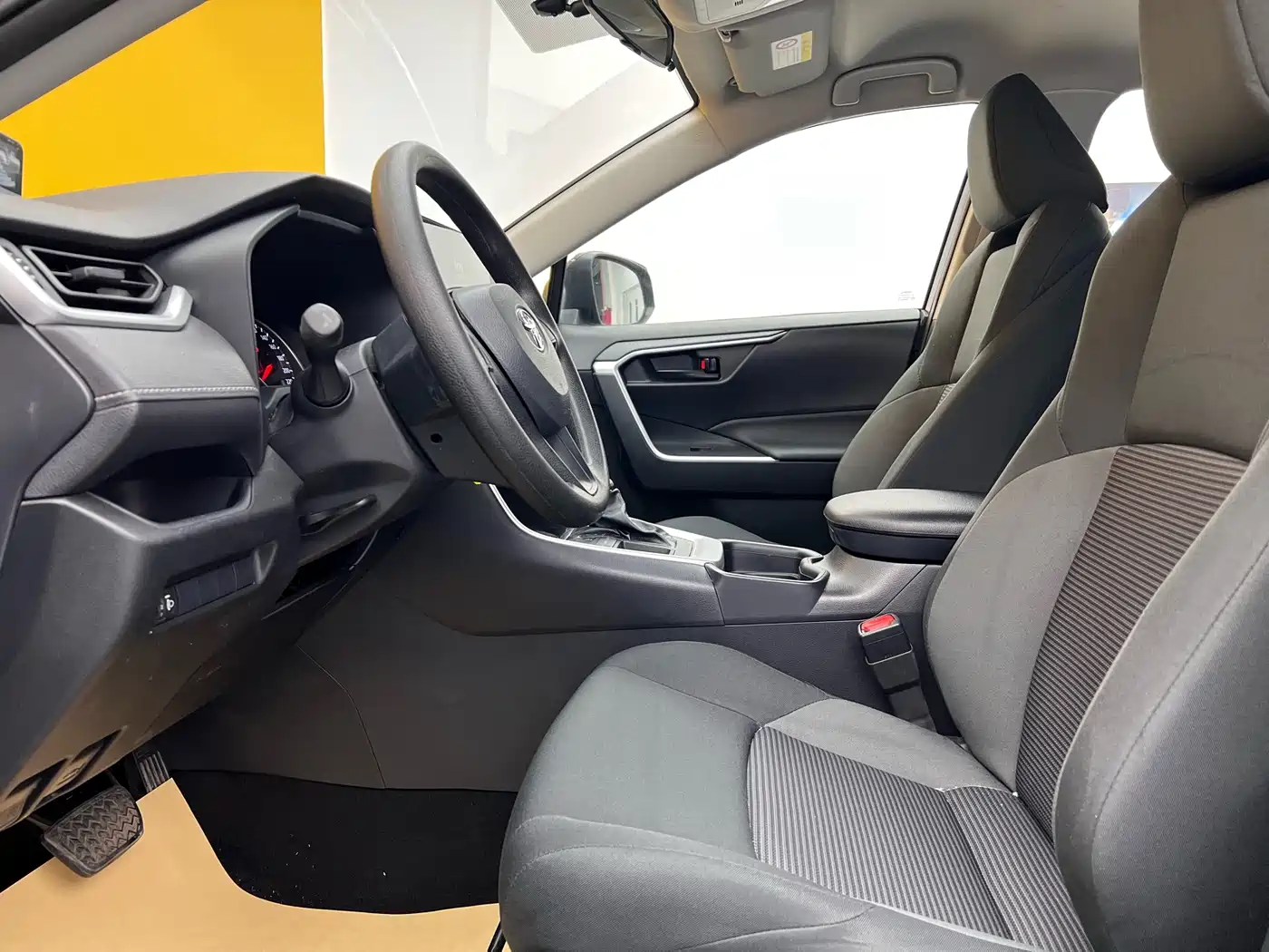 Toyota Wildlander 2024 2.0L CVT FWD Leading Edition фото 3